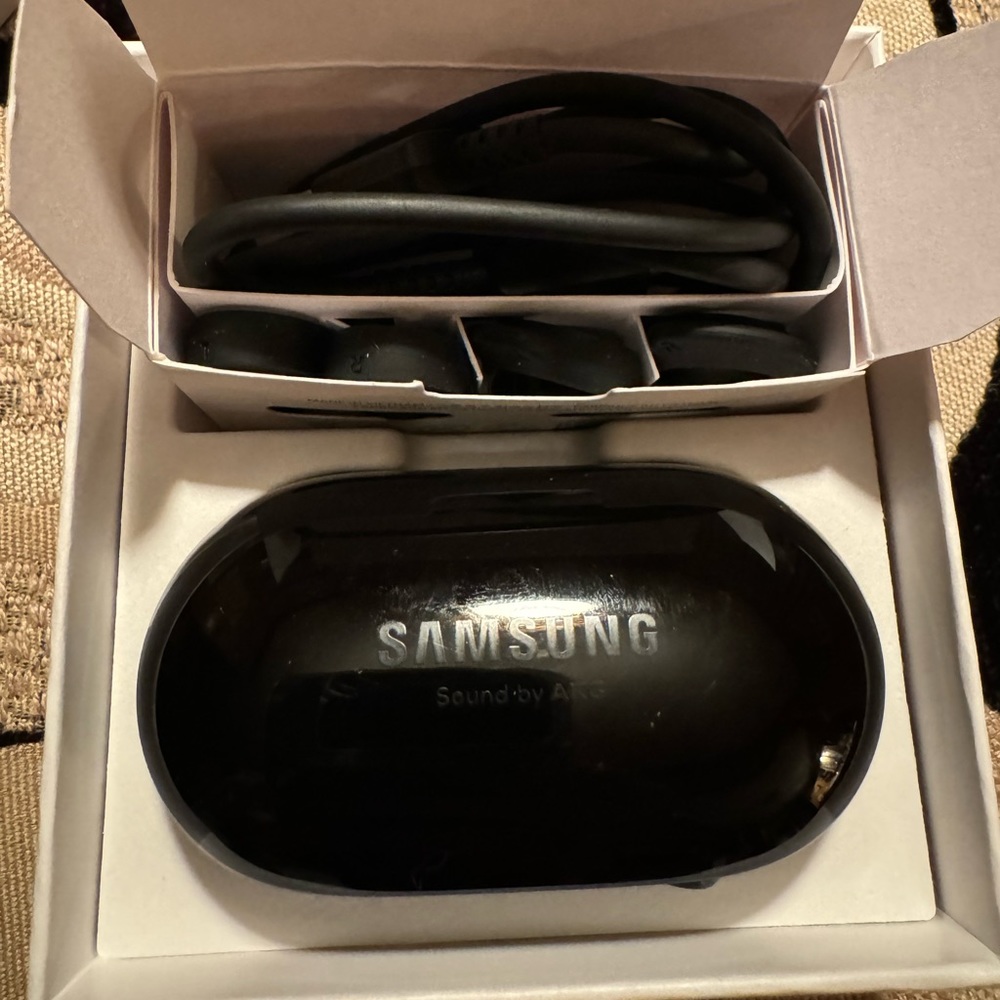 Samsung Galaxy Earbuds / Good Condition